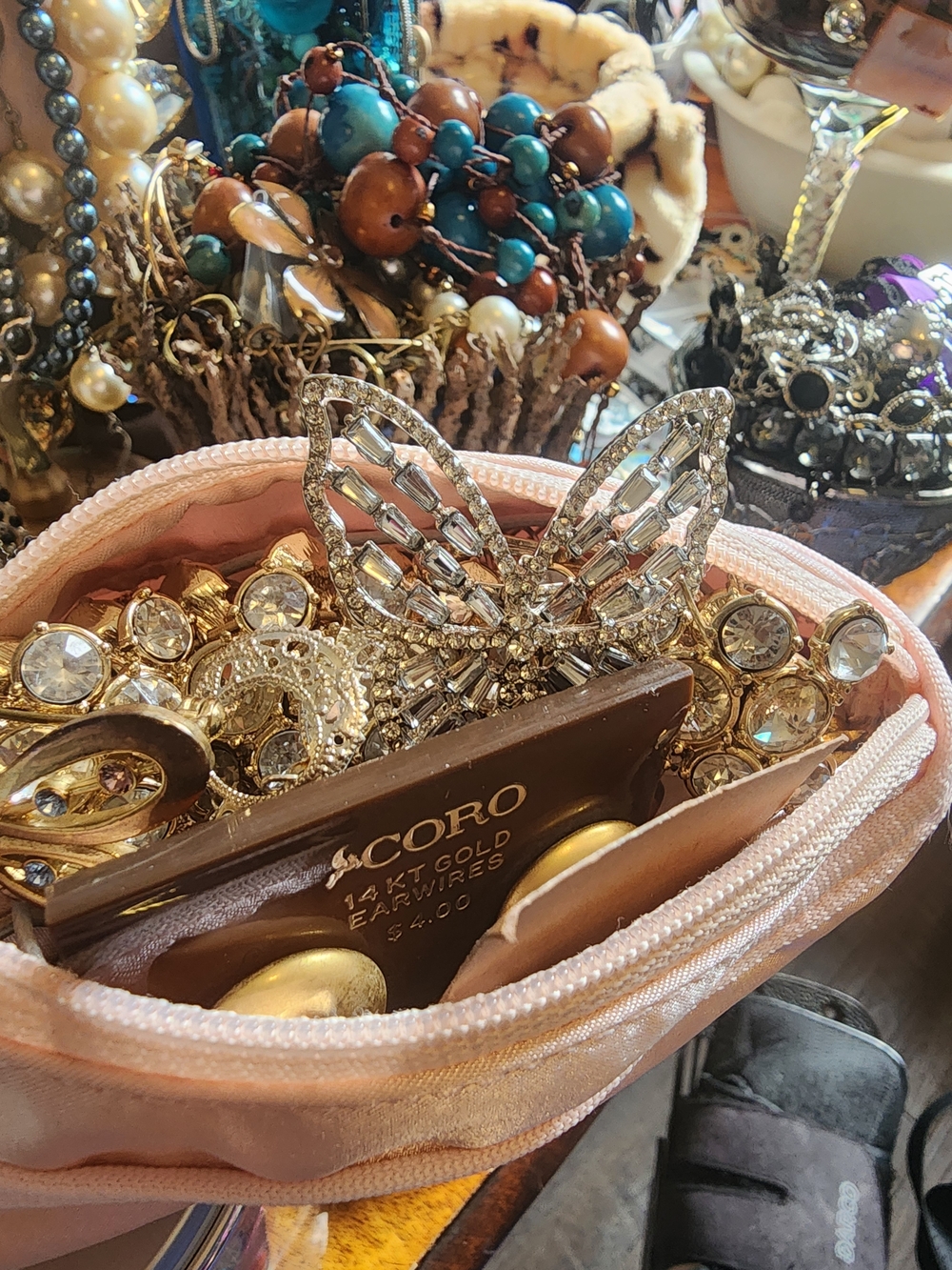 Gold-Tone Rhinestone Butterfly Hair Clip in Blush Pouch